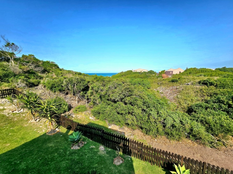 4 Bedroom Property for Sale in Paradise Beach Eastern Cape